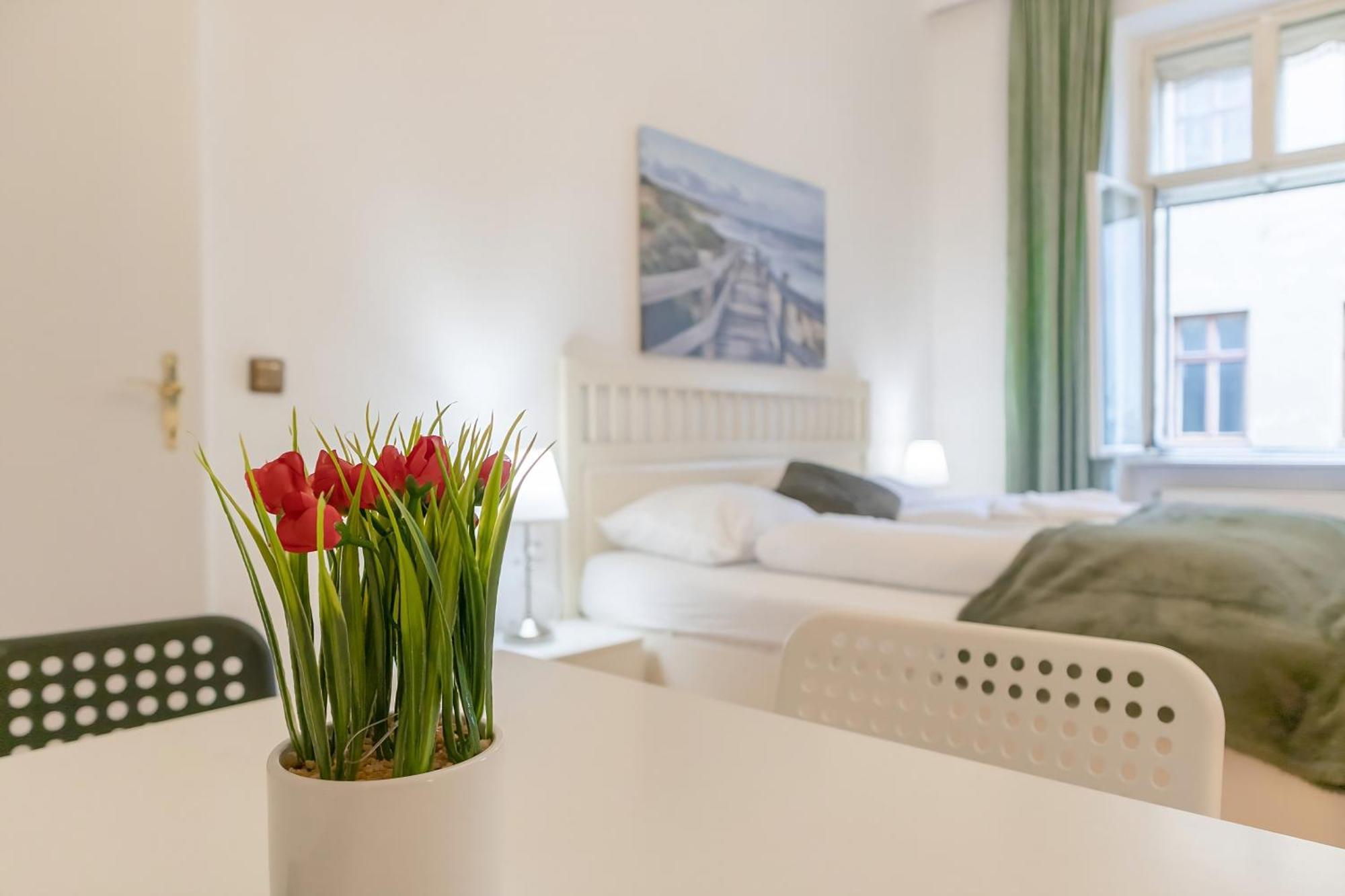 Apartment Very 4br Shared Ideal For Longstays, For 10p Wien